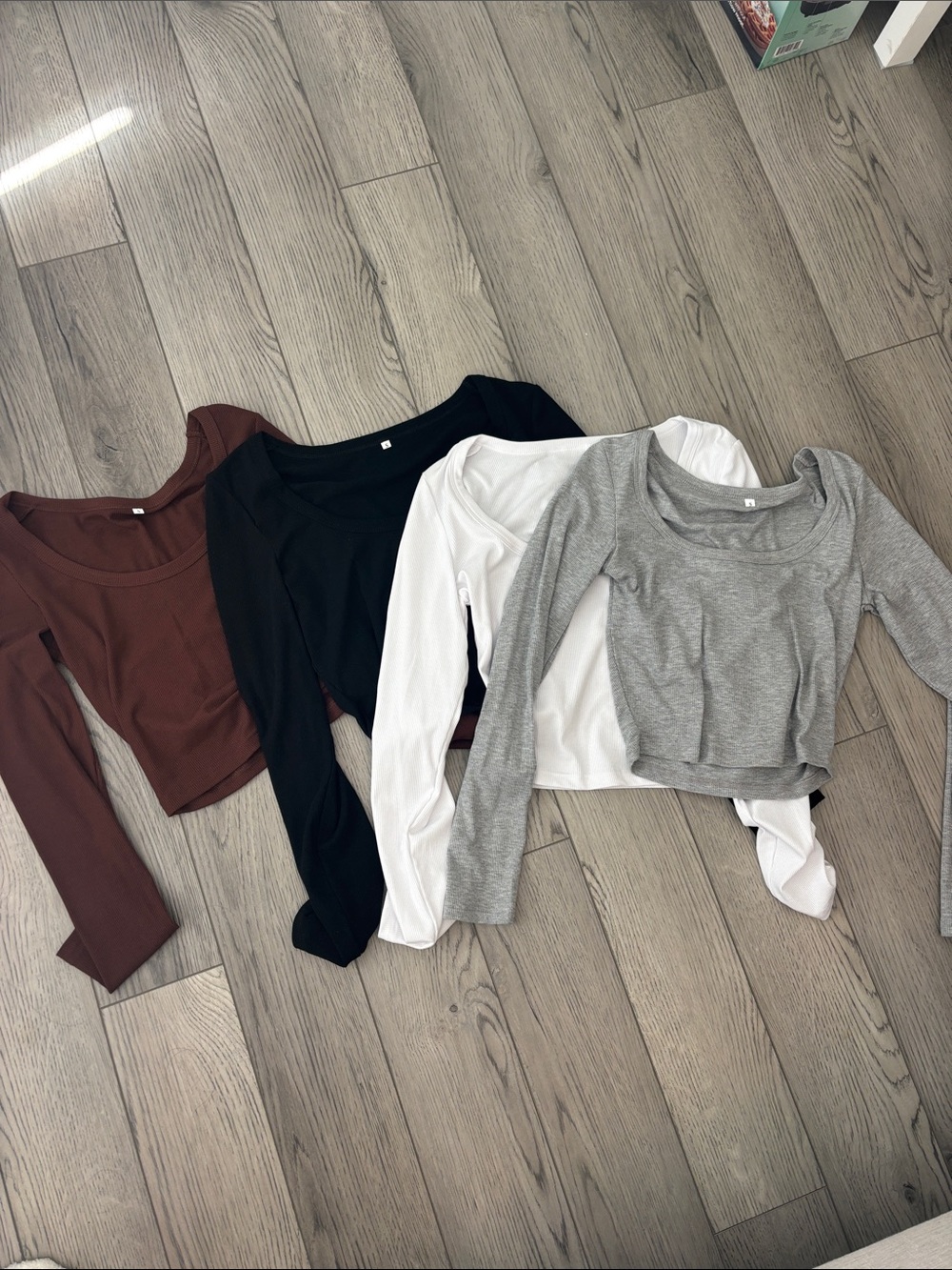 Lot of 4 Long-Sleeve Scoop Neck Crop Top - White, Black, Gray, Brown Small